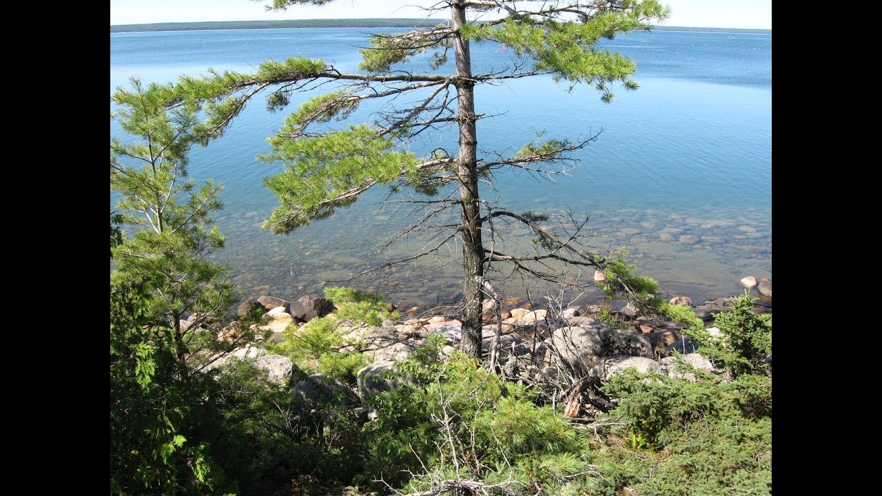 Bruce Bay Cottages & Lighthouse - Bruce Mines, Ontario