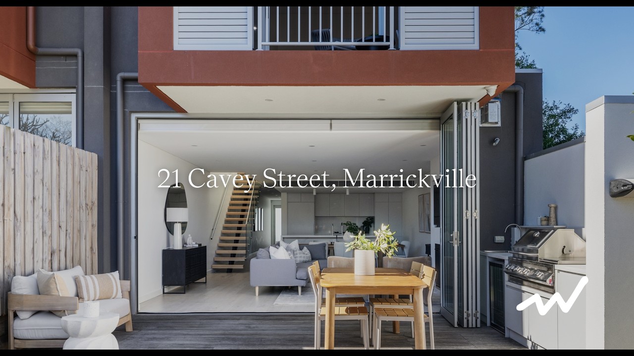 Luxurious duplex in family-friendly neighbourhood | Adrian Wiliam Real Estate