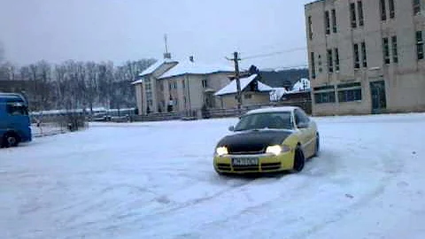 Audi A4 B5 1.8T quattro snow first drift