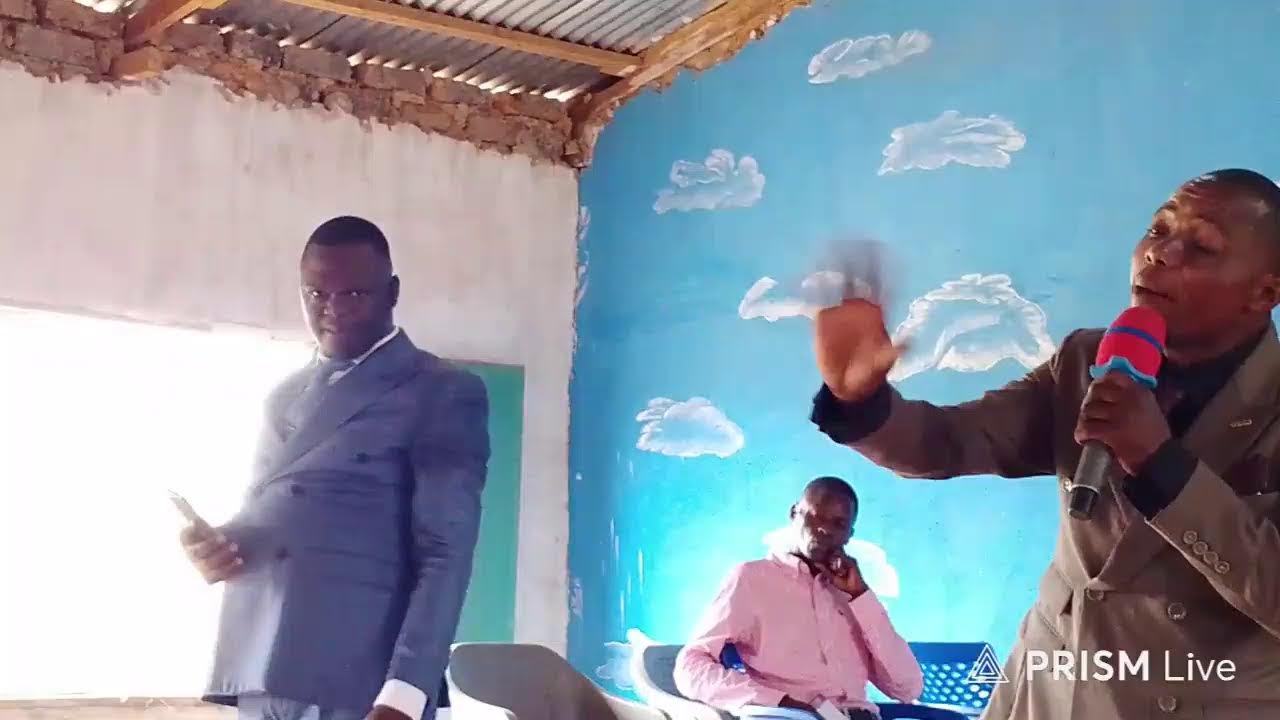 PASTEUR BILLY MUKADI// LA ROBE D'OCCASION