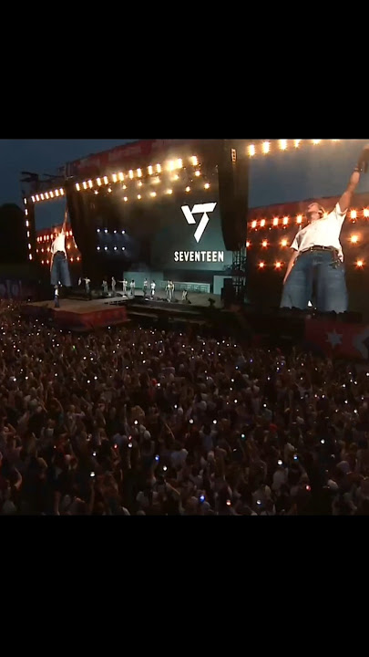 Hoshi hyping Berlin Crowd and the response is amazing😆 #seventeen #세븐틴 #lollapalooza #ajunice #baksu