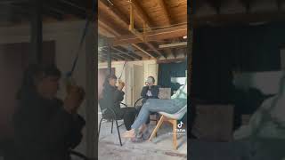 Kadin Gülmekten Morardi