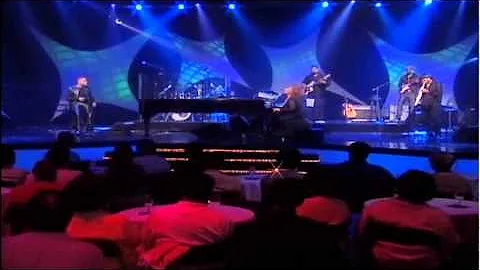 Roberta Flack - FEEL LIKE MAKIN' LOVE (Live)