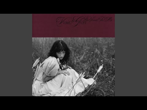 Violet Grohl - Bug In The Cake