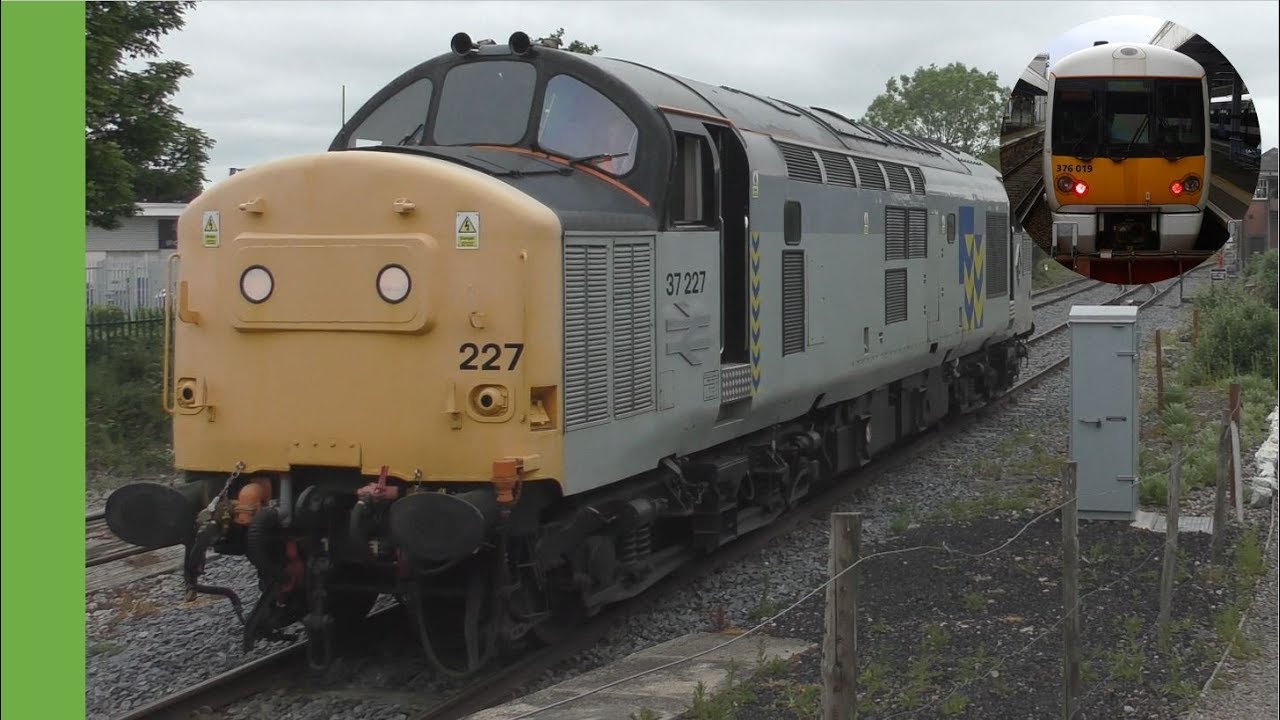 Trains at Princes Risborough