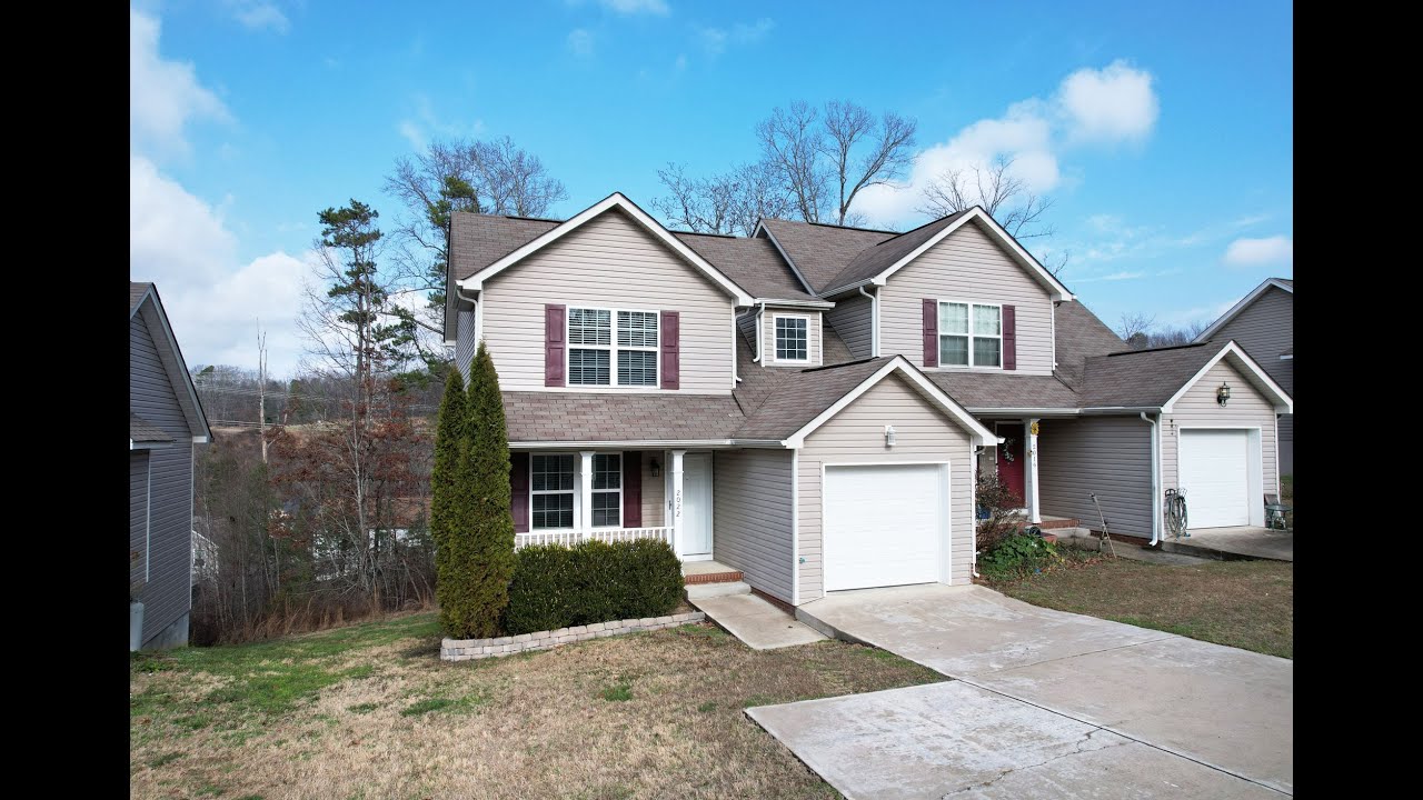 2022 Short Leaf Ln, Soddy Daisy | Stunning 3-Bed, 2-Bath Townhome Tour with Garage & Deck