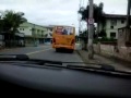 Trafegar atrás dos ônibus. Segurança  no trânsito em primeiro lugar!