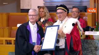 Tim Cook di Apple riceve la laurea honoris causa alla Federico II di Napoli