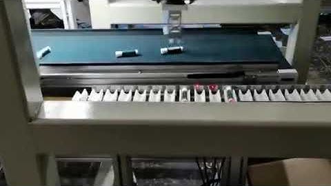 Parallel robot lipstick holder