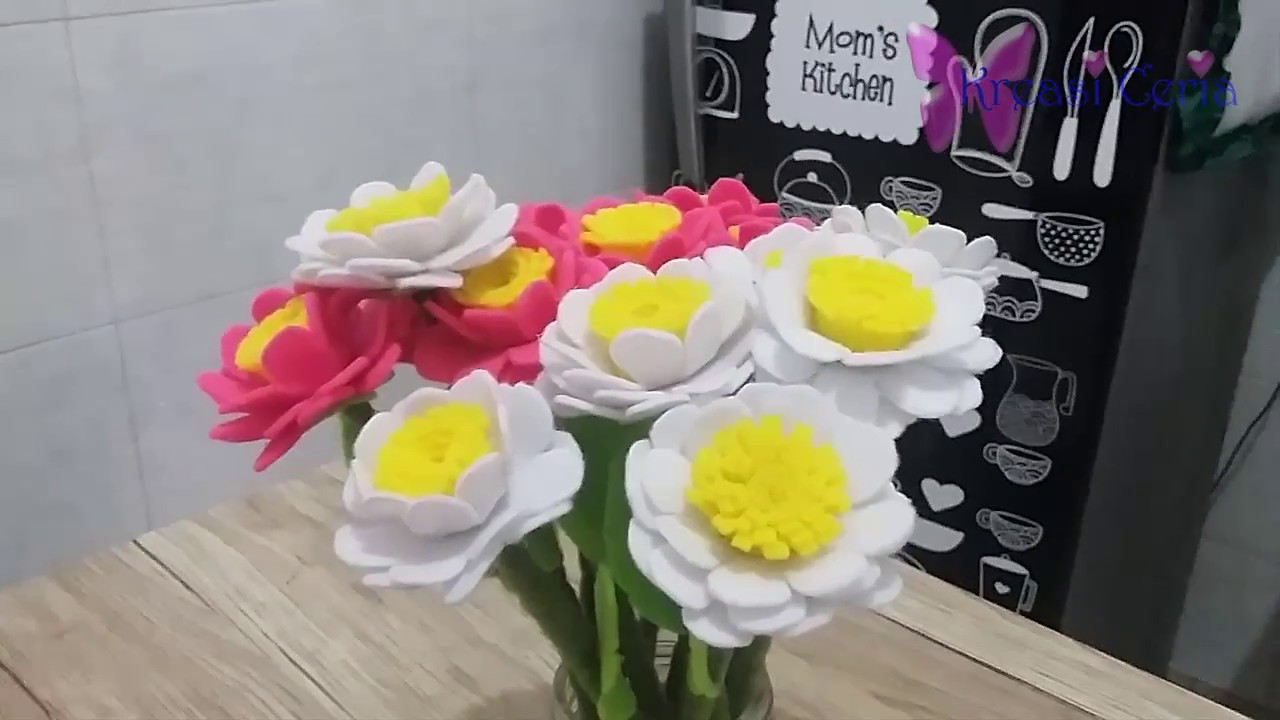 Cara Mudah Membuat Bunga Daisy dari Kain Flanel - YouTube