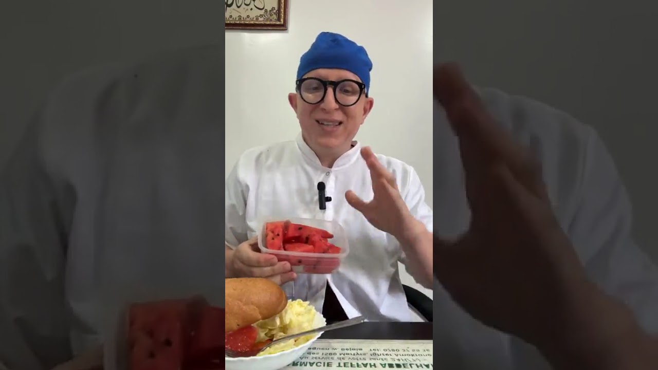 واش يأكل الدكتور بونقطة في العمل عند الغداء 🤔 مفاجأة