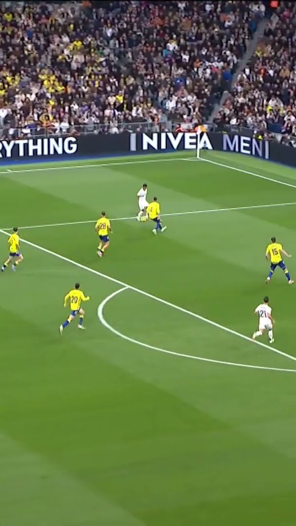 Real Madrid 4 vs 1 UD Las Palmas | Game Highlights ⚽