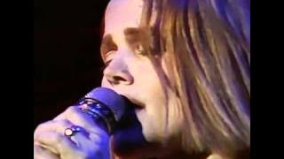 Belinda Carlisle - I Get Weak (Runaway Horses Tour '90)