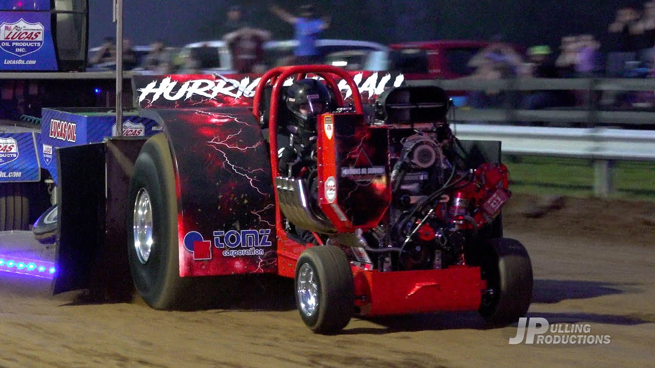 TNT Tractor Pull 2023 Wild & Crazy Mini Rods pulling at the Hansel