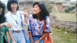 Ekspresi lucu Warkop naik becak oleng