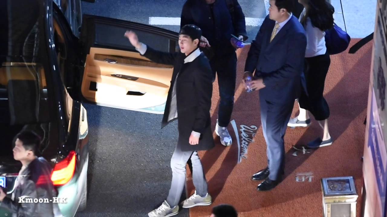 20141118 Shanghai airport Kim Soo Hyun