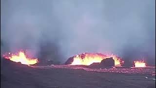 Huge Crater Chains Forming, Wall Collapse & Lava Caves, Iceland Sundhnúka Volcano Fissure Eruption