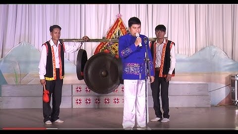 Nghệ nhân ưu tú Bùi Văn Minh trình tấu Chiêng Mường