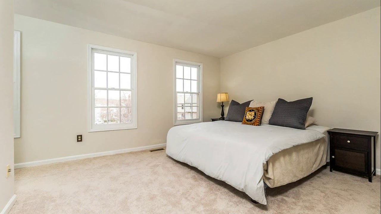 729 Herndon Woods Court Herndon, VA 20170 Townhouse Real Estate