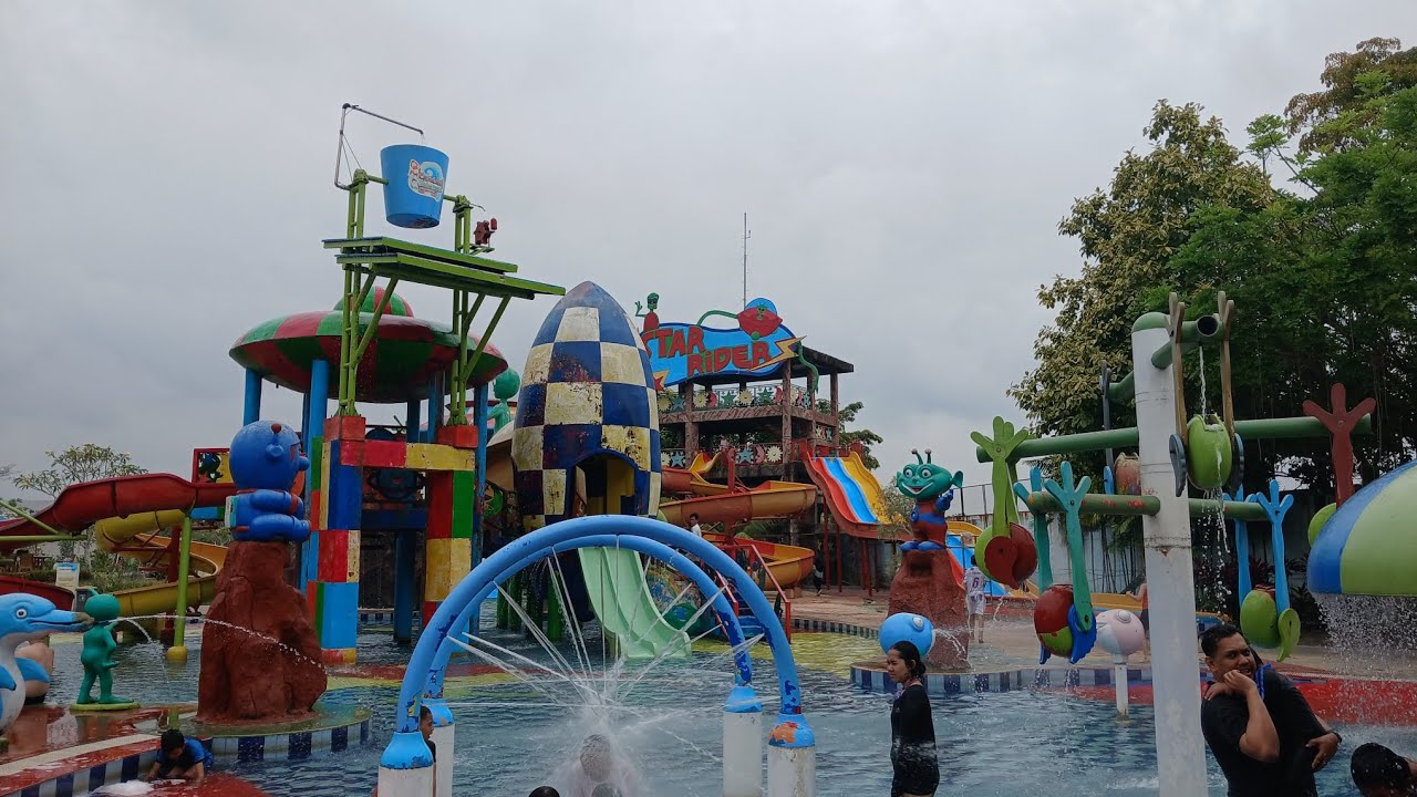 Gilby berenang sama mami dan papi #trending #shorts #youtubeshorts 