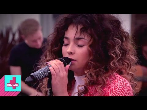 Ella Eyre -