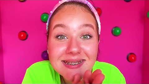 Ruby and Bonnie Play 1000 Mystery Buttons Challenge and show working together