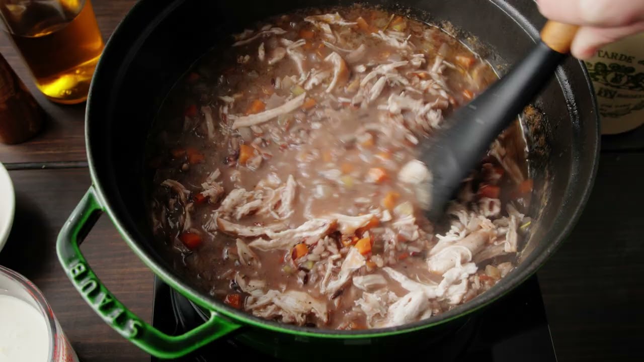 Video 4 for 7 qt, Round, Dutch Oven, Basil