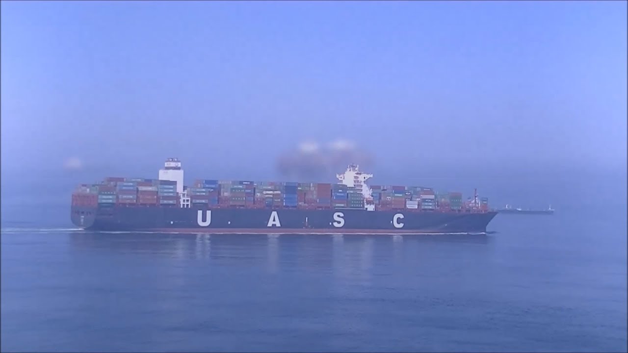 Al Riffa Ship The Stena Britannica overtaking the container ship Al Riffa and crude ...