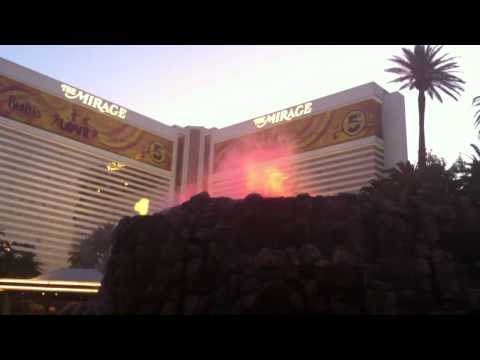 Video: Vulkanen ved Mirage-udbrud hver aften i Las Vegas