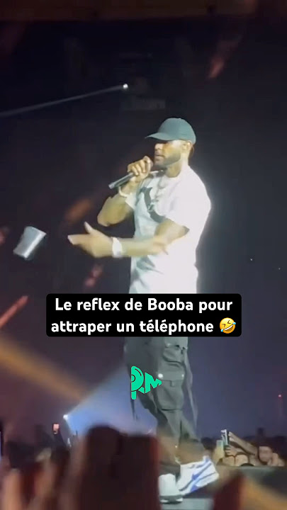 Le reflex de Booba pour attraper un téléphone 🤣