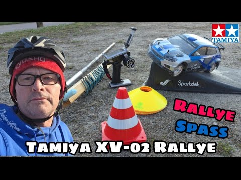 Skoda Fabia WRC als RC Rallye Tamiya XV-02 Fahrzeug - Einfacher Parcour mit Kreide Curbs und Kegeln