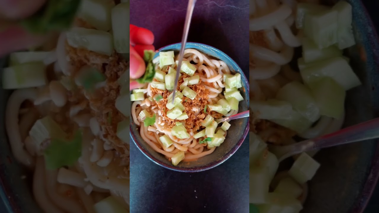 Nouilles udon avec sauce aux cacahouètes