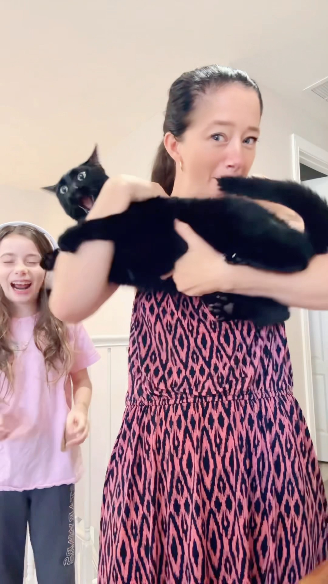 Mom ATE my cat’s TAIL!?