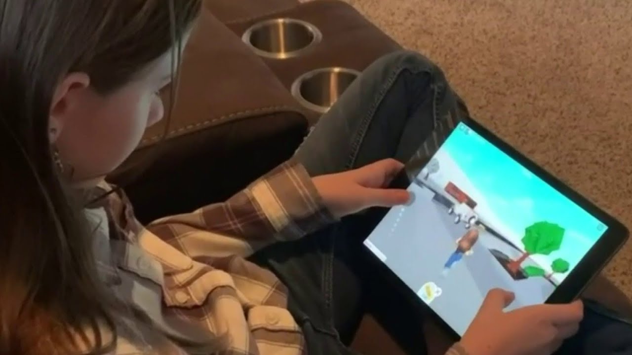 Keeping Kids Safe in the World of Roblox