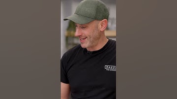 How do I keep my pizza from sticking to the peel? #pizzamaking #pizza #tips