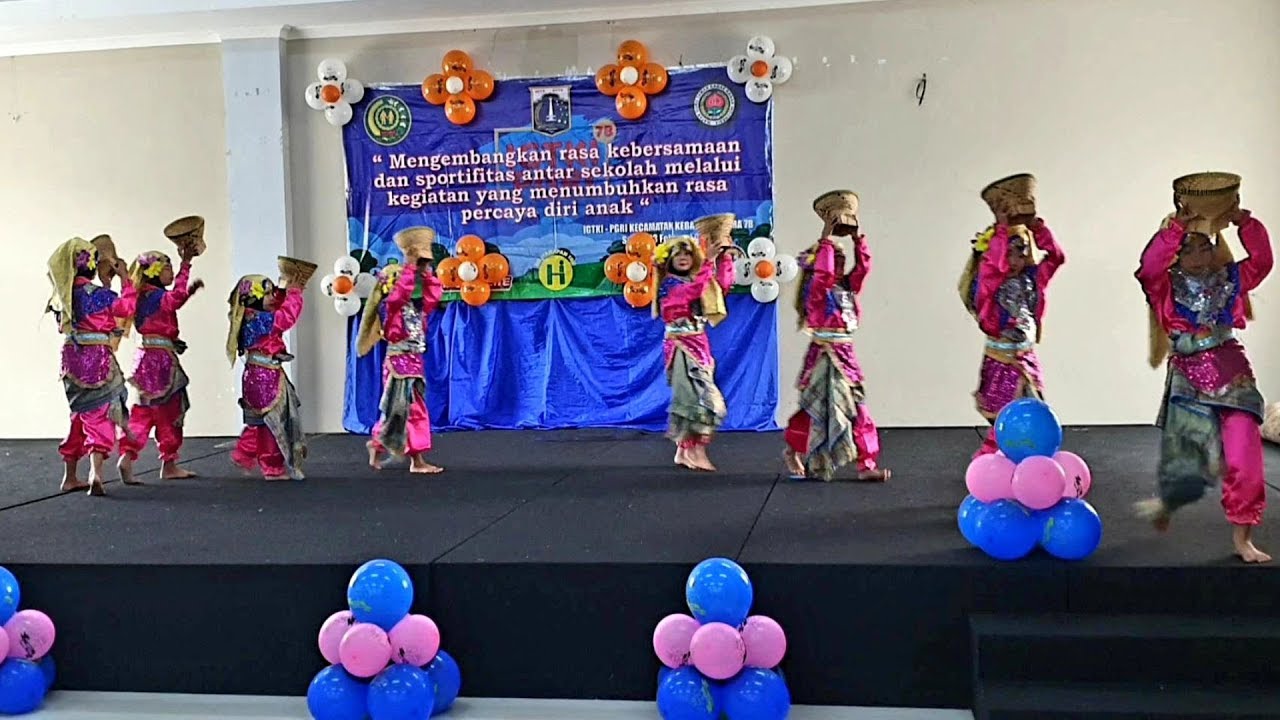 Shafeea Hanum Tampil Menari Bawa Bakul..Hehe..!! 💗 Tari Kreasi Anak TK - Tari Bakul