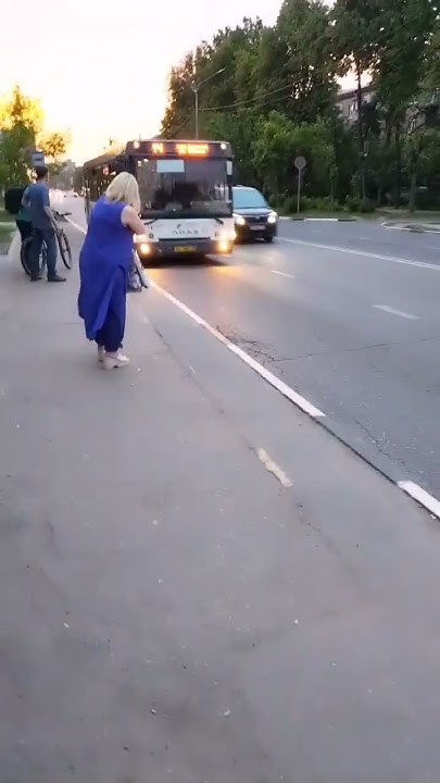Хок дар сари гариби😭рузи мо харруз хаминхел овора дар шахри мардум ...