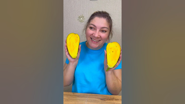 Mom showed her son how to fill felt-tip pens with paint using vegetables