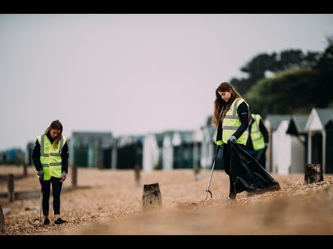 volvo-car-uk-beach-clean