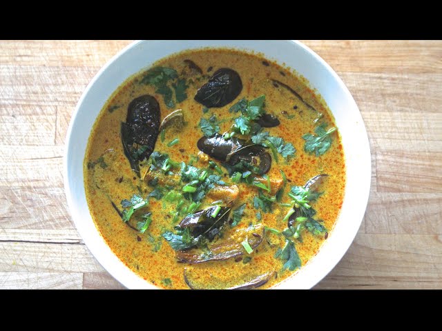 Baingan Kadhi | Eggplant Curry | Masala Baingan Kadi | Kadhi Recipe | Brinjal in Yogurt Gravy | Indian Vegetarian Recipes