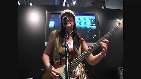 Lydia on Bass Frankfurt Musikmesse  2009 - 1