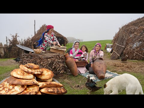 Göçebe Yaşamı ve Tavuklu Pilav, Patlıcanlı Meze ve Tereyağ Yapımı Karışımı