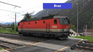 Arlbergbahn Braz: Sehr kurze Öffnungszeit des BÜ Rh1144 Alpenstaubsauger wartet Railjet➡Wien ab