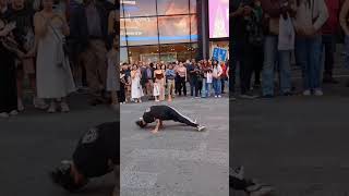 Times Square Street Gymnasts#dailymotivationtimessquarenyc #timessquare #streetperformance
