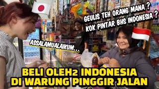BELI OLEH-OLEH INDONESIA DI WARUNG PINGGIR JALAN PAKE BHS INDONESIA ISTRIKU NGAKAK PARAH