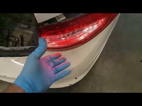 فيديو: كم يكلف إصلاح الإضاءة الخلفية للسيارة؟