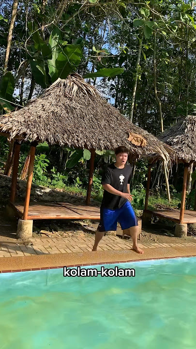 #SHORTS | MANDI DI KOLAM RENANG
