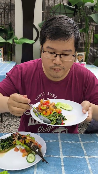 masakan Khas Indonesia timur di Bandung. #streetfood #kulinerbandung #ayamwoku #ikancakalang