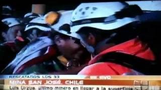Download Lagu LAST CHILE MINER REACHES SURFACE MP3 Download Lagu LAST CHILE MINER REACHES SURFACE MP3