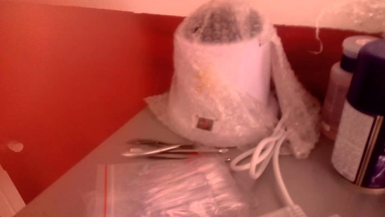 La mia postazione unghie!!!! :-)